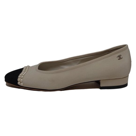 CHANEL Shoes - CHANEL - Cream Black Chemical Fiber Women's Pumps 332-051725